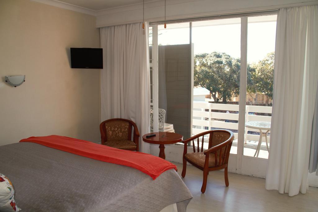 Port Elizabeth Guest House Стая снимка